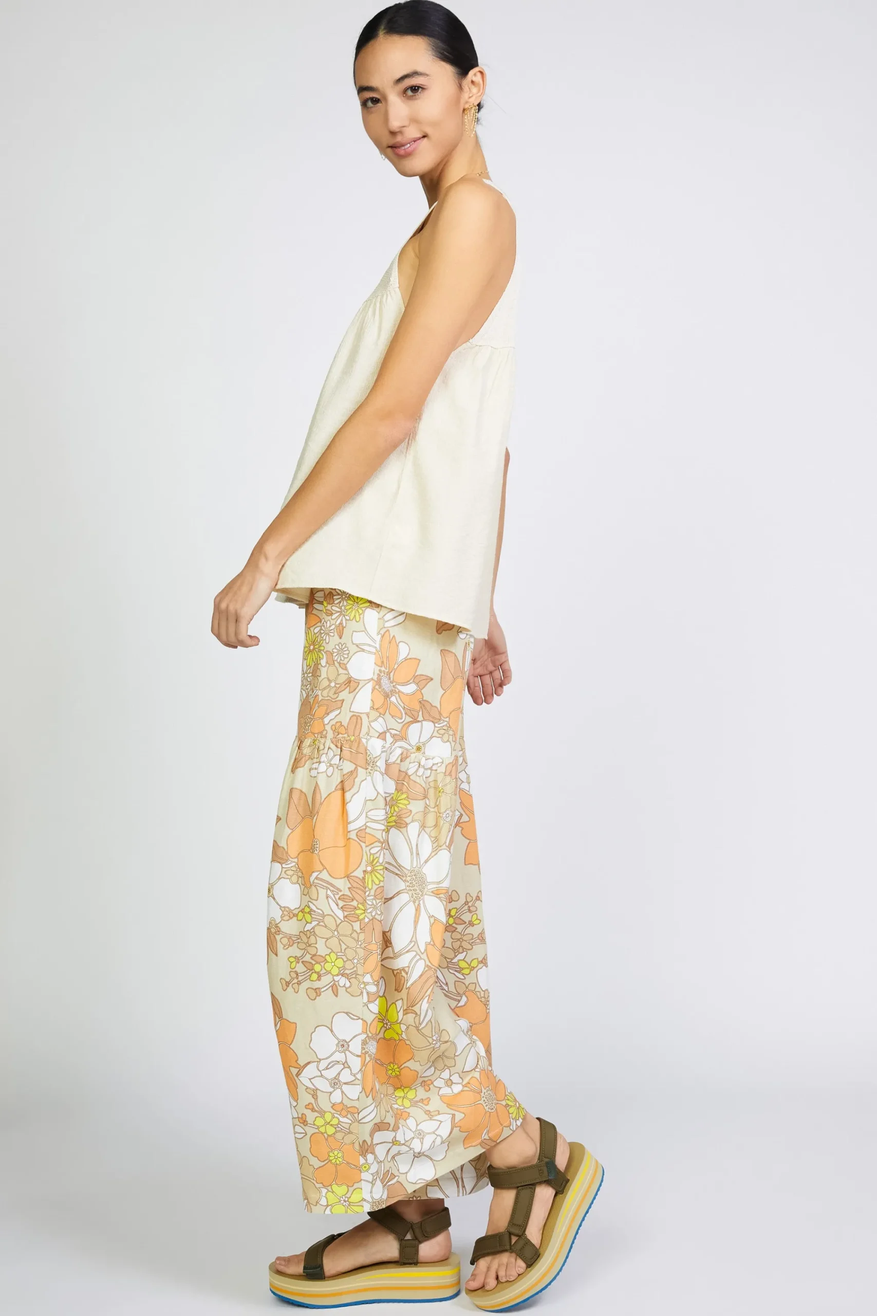 Current Air Sleeveless Tops | Sweaters-Crotchet Yoke Top LINEN