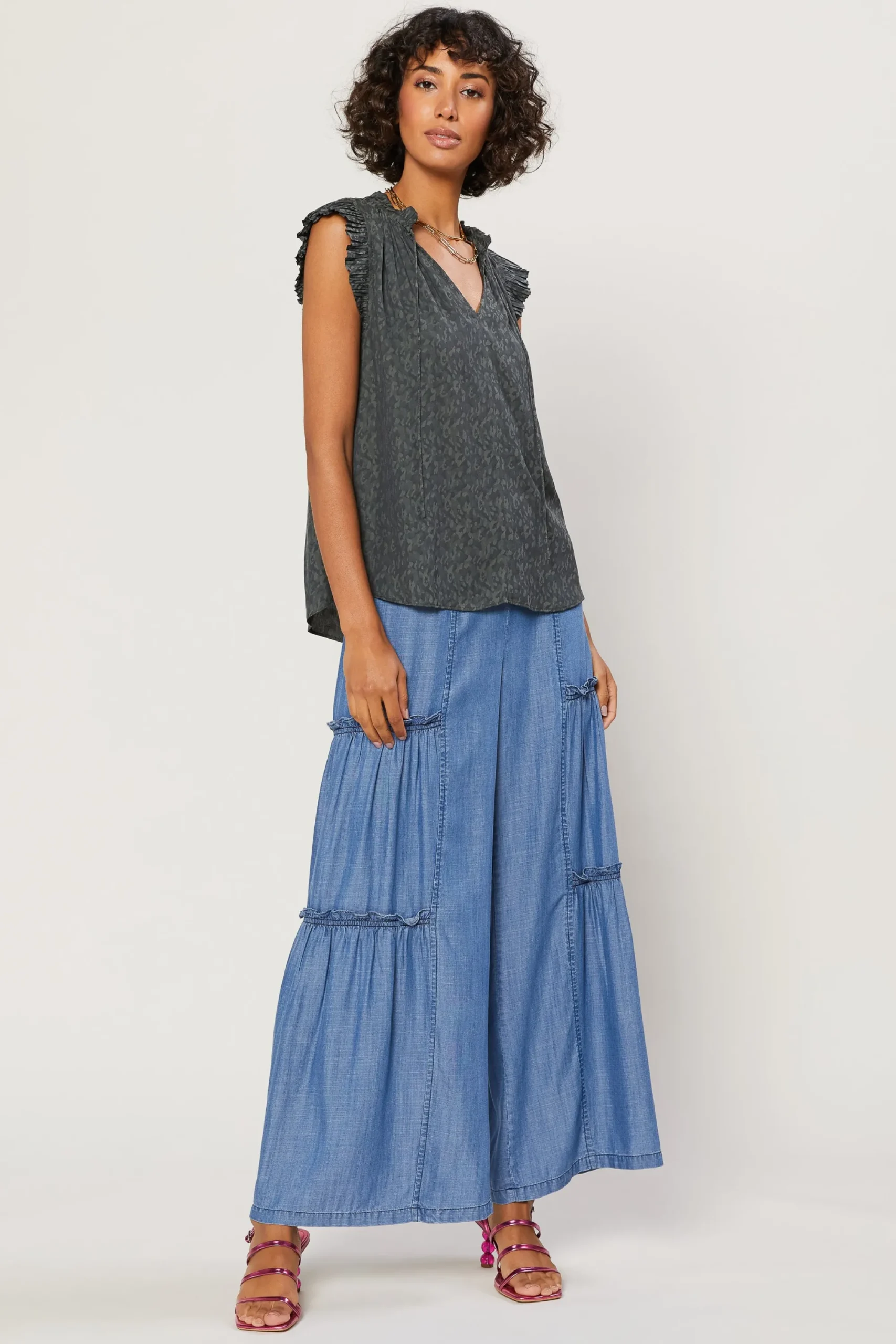 Current Air Sleeveless Tops | Short Sleeve Tops-Margot Jacquard Pleated Sleeve Blouse DARKOLIVE
