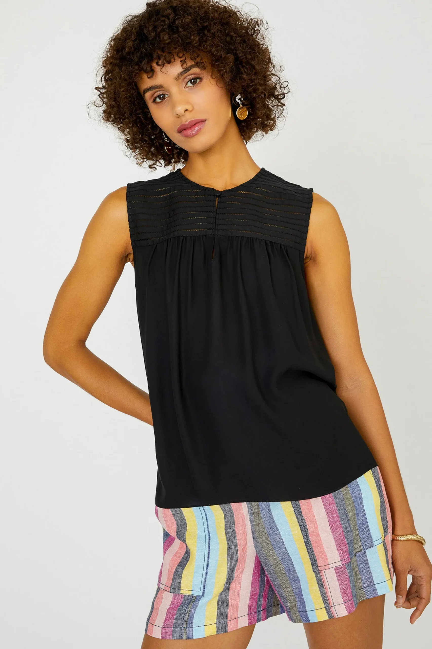 Current Air Sleeveless Tops-Yoke Detail Tank Top BLACK